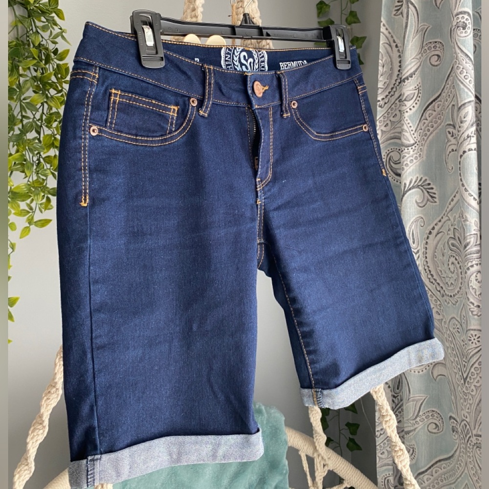 SO Dark Blue Cropped Jeans